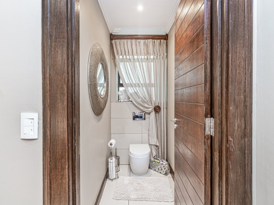 5 Bedroom Property for Sale in Pecanwood Estate North West